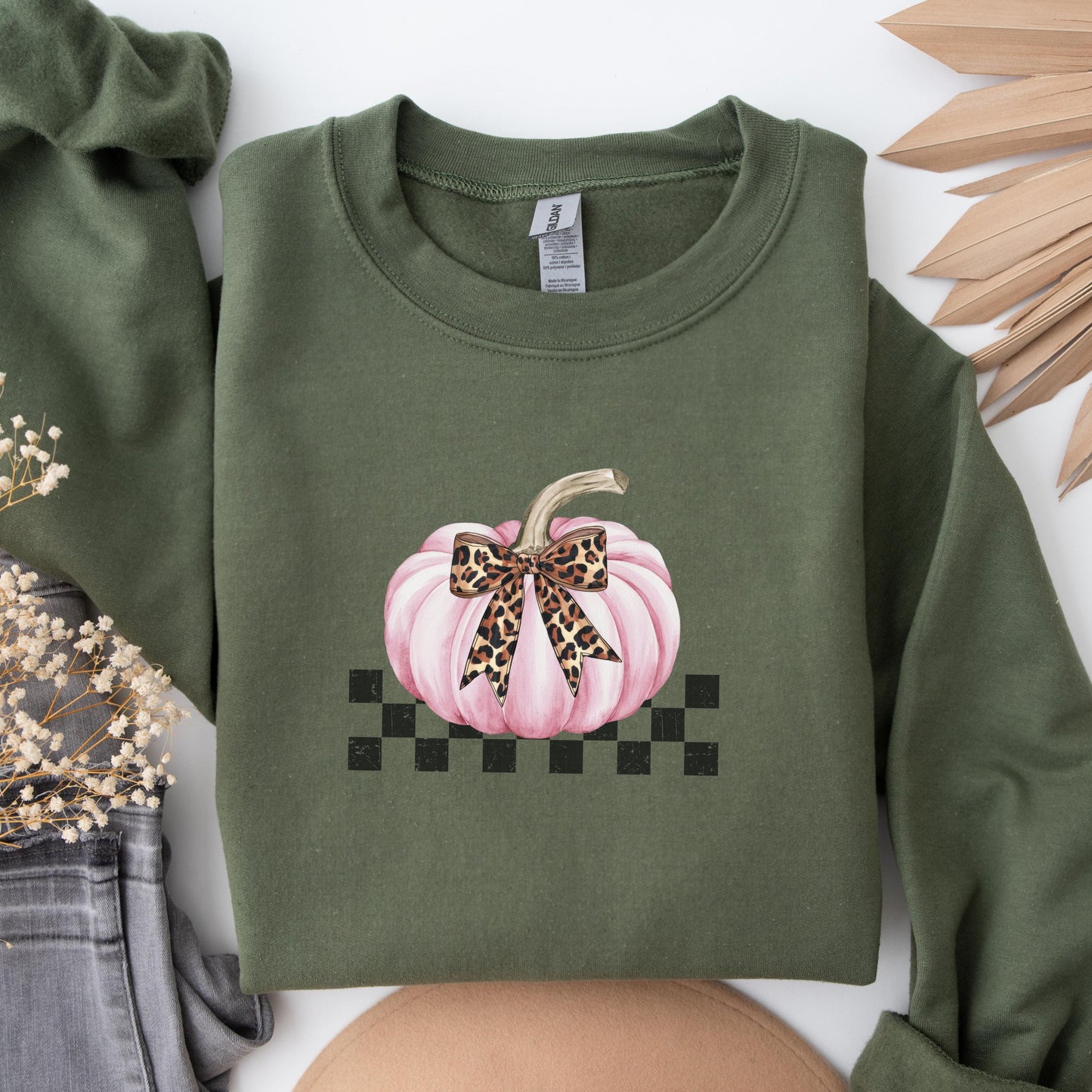 Pink halloween sweatshirt, Coquette bow pumpkin sweatshirt, fall season pumpkin sweater, gift for mom halloween
