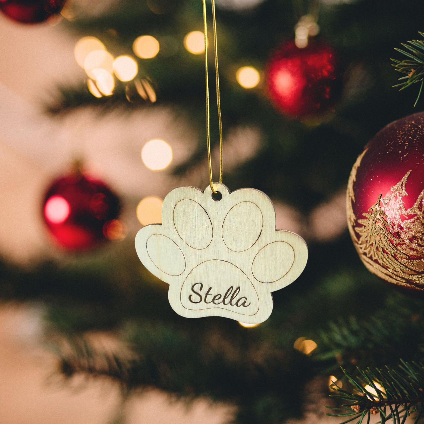 Engraved Pet Paw Ornament, Personalized Dog or Cat Name Memorial, Wooden Christmas Keepsake for Pet Lovers, Dog Paw Ornament